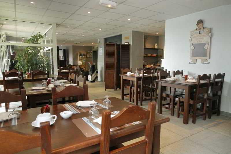 Residence Vtf Les Allees Du Green เลอแวร์นัวส์ ภายนอก รูปภาพ