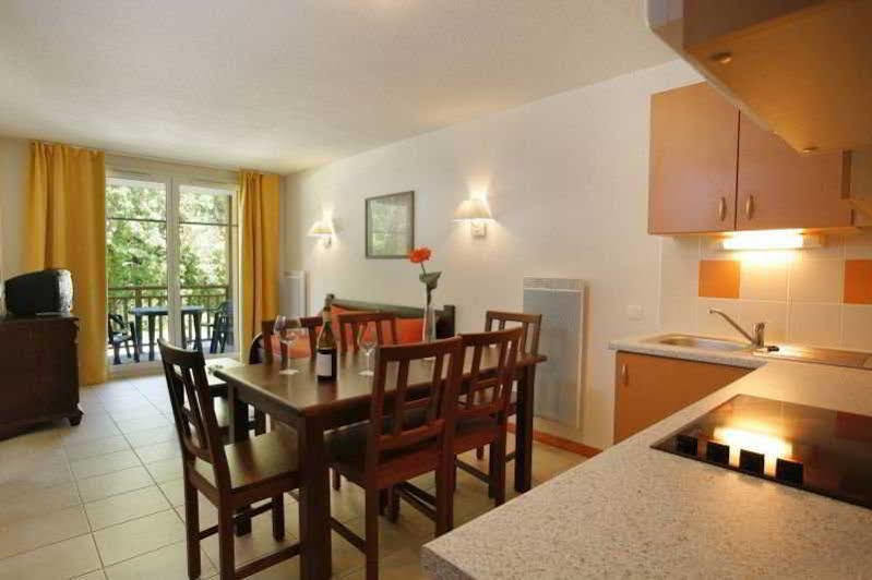Residence Vtf Les Allees Du Green เลอแวร์นัวส์ ภายนอก รูปภาพ