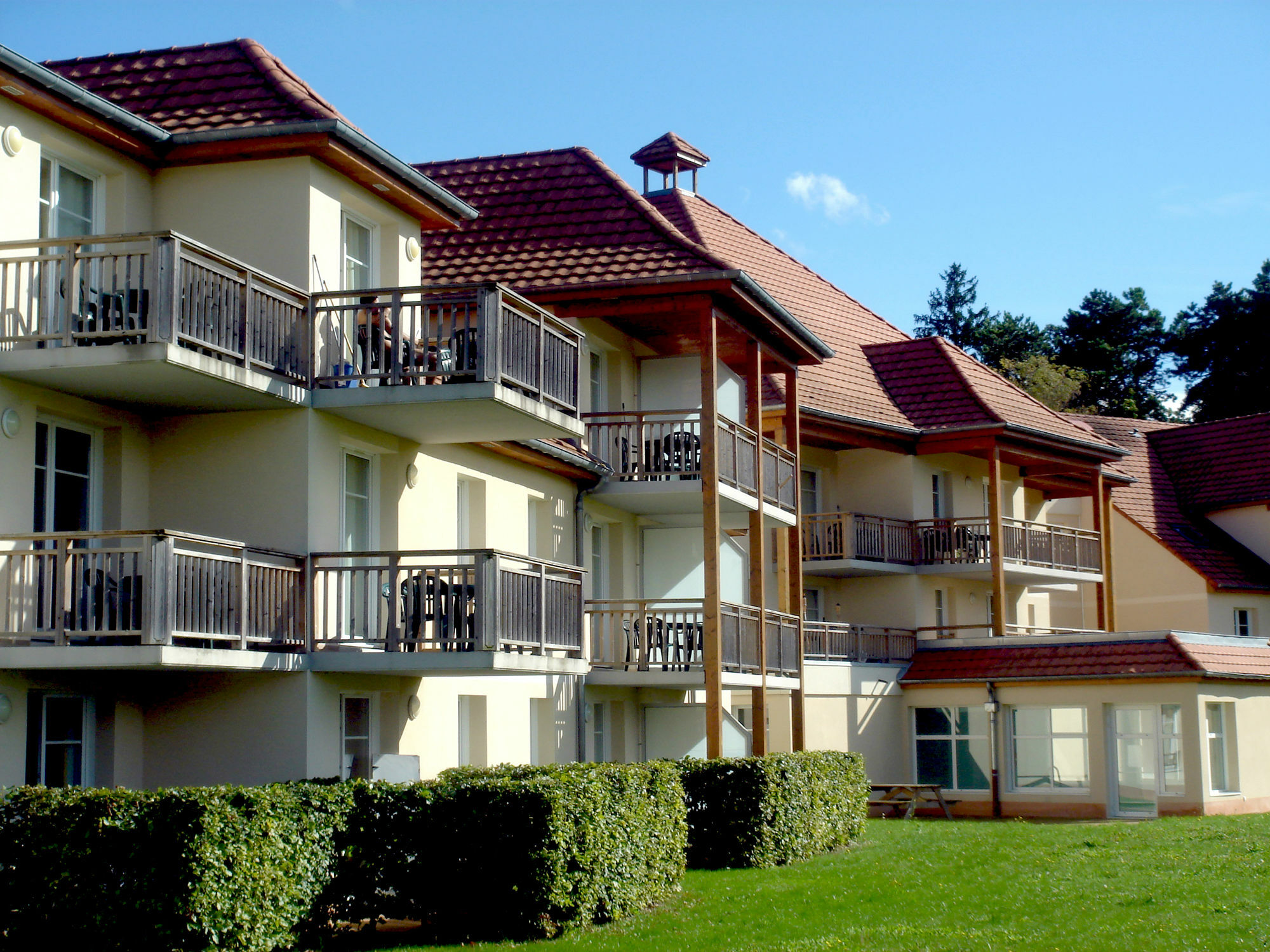 Residence Vtf Les Allees Du Green เลอแวร์นัวส์ ภายนอก รูปภาพ
